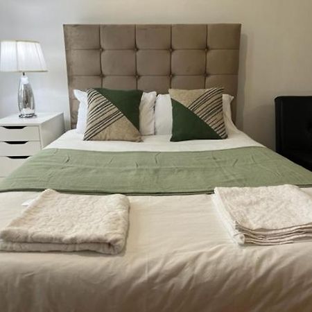 Ensuite With Kitchen Ext Large Room With Balcony In Zone 2 London Ngoại thất bức ảnh