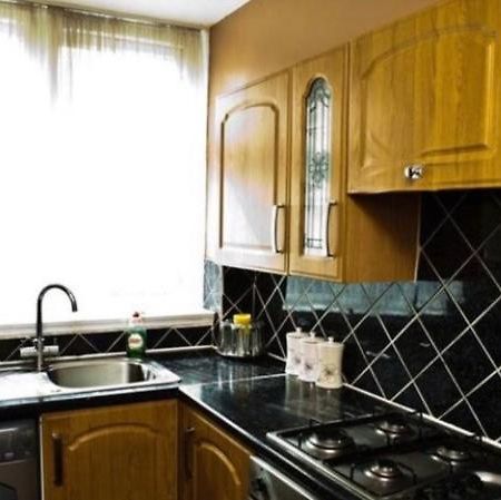 Ensuite With Kitchen Ext Large Room With Balcony In Zone 2 London Ngoại thất bức ảnh