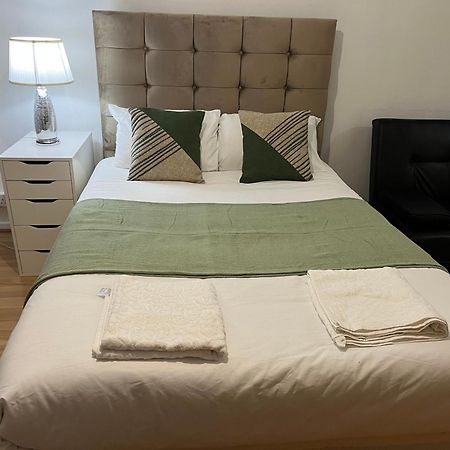 Ensuite With Kitchen Ext Large Room With Balcony In Zone 2 London Ngoại thất bức ảnh