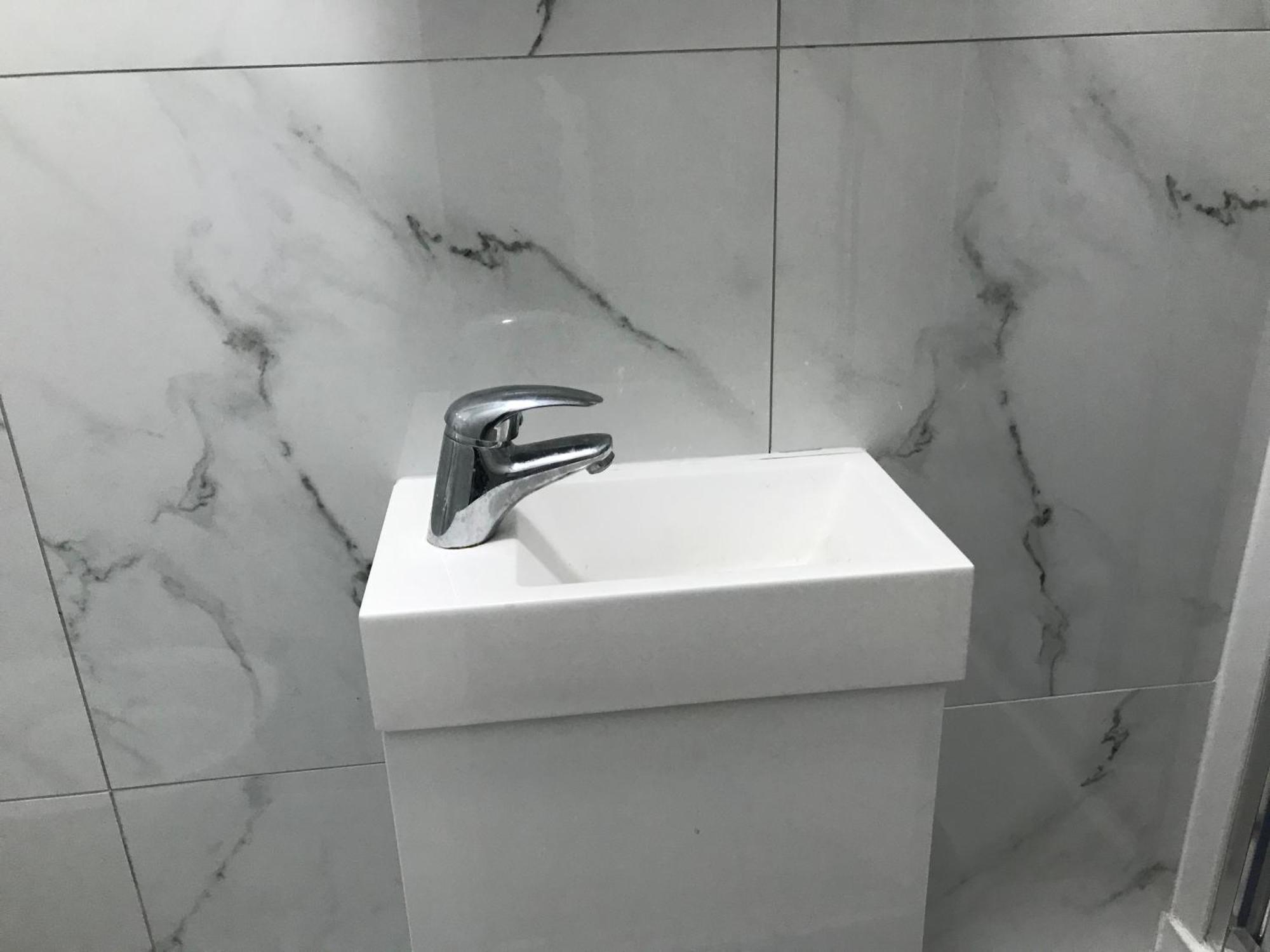 Ensuite With Kitchen Ext Large Room With Balcony In Zone 2 London Ngoại thất bức ảnh